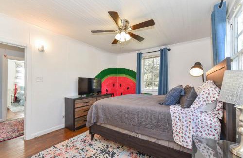 Richmond Hill House | Summertime Home For 8, Fast Ev ChargerPets Fenced Yard