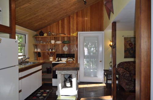 Otter Creek Cottage | Summerwood Cottage Romantic and Eclectic Getaway