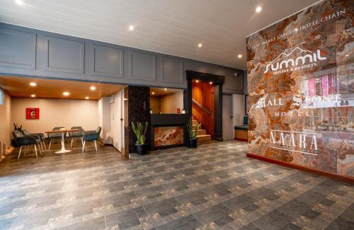 Darjeeling Hotel | Summit Mall Stone Hotel