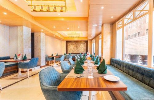 Darjeeling Hotel | Summit Mall Stone Hotel