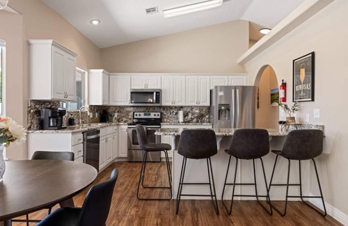 Mesquite Apartment | Sun and Shade Oasis by J and Amy BL 991449