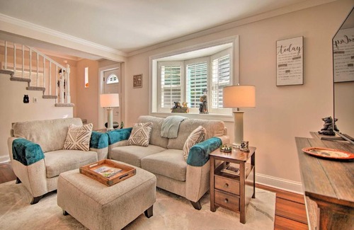 Como House | Sun-Lit Lake Geneva Sanctuary with BBQ Patio!