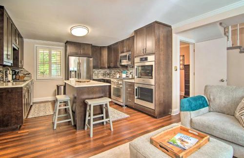 Como House | Sun-Lit Lake Geneva Sanctuary with BBQ Patio!