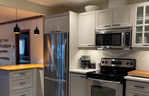 Rideau Lakes Cottage | Sun on the Brow Cottages - Grandview Cottage - Year round cottage