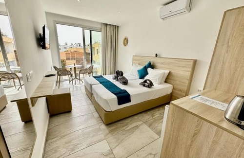 Ayia Napa Hotel | Sun Plaza Suites - Adults Only