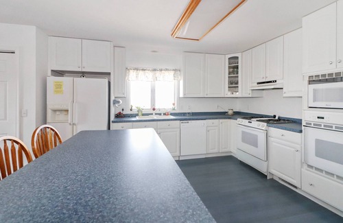 Captain's Cove House | Sun Rayes - Pet friendly; Waterfront w/Boat dock!