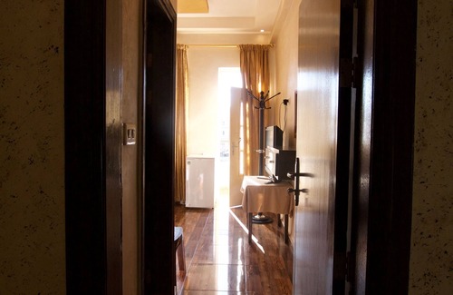 Jabal Al-Hussein Hotel | Sun Rise Hotel