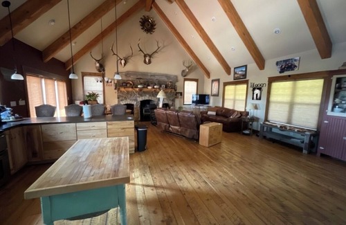 Simms House | Sun River Fishing, Great House for Big Groups!