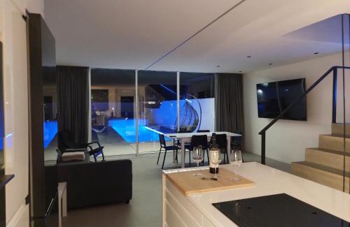 Corralejo Villa | Sun Sea villa-heated pool