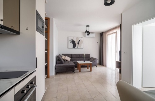 Kozino Apartment | Sunadria Apartments B4