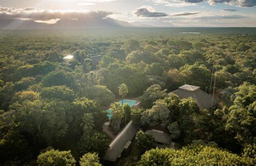 Thorny Bush Game Reserve Cabin | Sunbirds Oasis Lodge