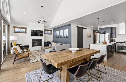 Roslyn House | Suncadia Resort Luxury Home Next To Nelson Farm