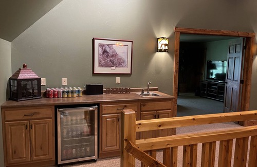 Stahlstown House | SUNDANCE, 6 Bedroom Family Friendly Mountain Retreat, Close to Ski Resorts