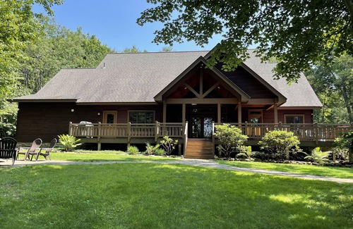 Stahlstown House | SUNDANCE, 6 Bedroom Family Friendly Mountain Retreat, Close to Ski Resorts