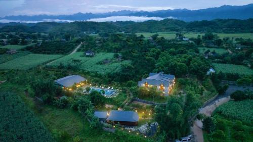 Tan Lac Cabin | Sundara Retreat
