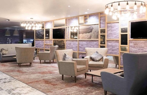 Adamsdown Apartment | Sunday Cardiff Holland House & Spa| Classic Double