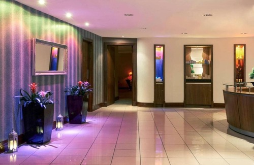 Adamsdown Apartment | Sunday Cardiff Holland House & Spa| Classic Double