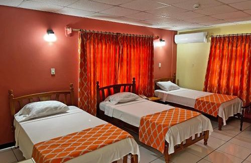 Newtown Hotel | Sundeck Suites