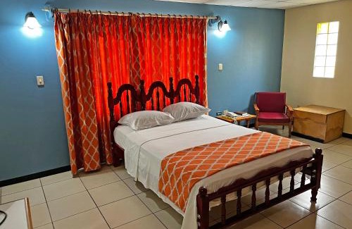 Newtown Hotel | Sundeck Suites