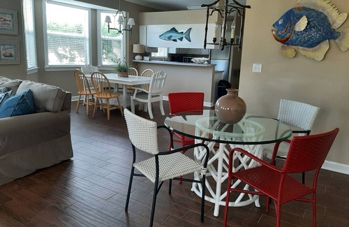 Clipper Cove Cottage | SUNDIAL COTTAGE: CRYSTAL BEACH, DESTIN, FL. PRIVATE POOL!