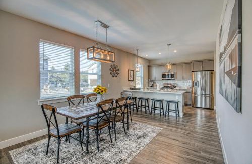 Ocean Shores House | Sunflower Beach Cottage