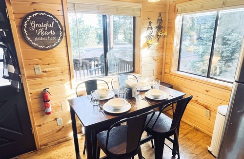 Heber Cabin | Sunflower - Pet Friendly Escape to Rim Country