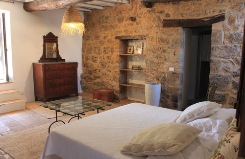 Simignano House | Sunflower Room