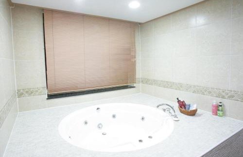 Ulaanbaatar Hotel | Sunjin Grand Hotel