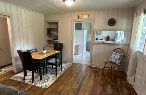 Mount Nebo House | Sunkist Wall at Blossom Hill Cottages, 2 BR, beautiful cottage, close to it all!