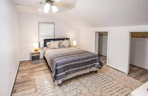 Friendswood House | Sunmeadow Manor Retreat
