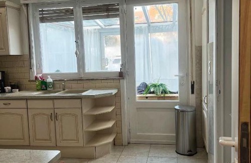 Vilvoorde Apartment | Sunny apartment near atomium parking free