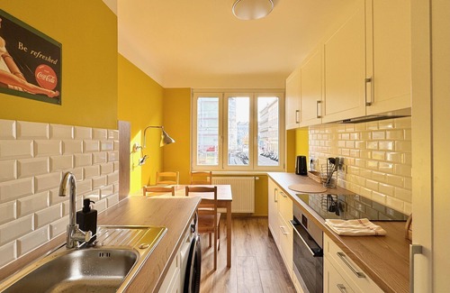 Yppenplatz Apartment | Sunny apartment near Yppenplatz