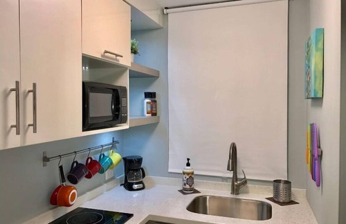 Levittown House | Sunny Apt. Close to the Beach w/Free Parking