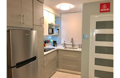 Levittown House | Sunny Apt. Close to the Beach w/Free Parking