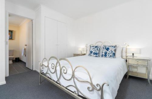 Kingston Beach Villa | Sunny Beach Holiday Home 80A