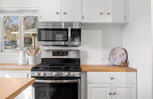 Scenic Heights House | Sunny Beach House of Olde Town Arvada