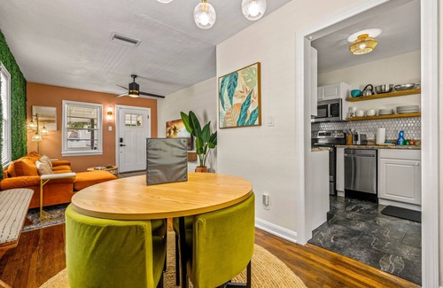 Oakford Park House | Sunny Citrus Escape: Min to Midtown & Dog-Friendly