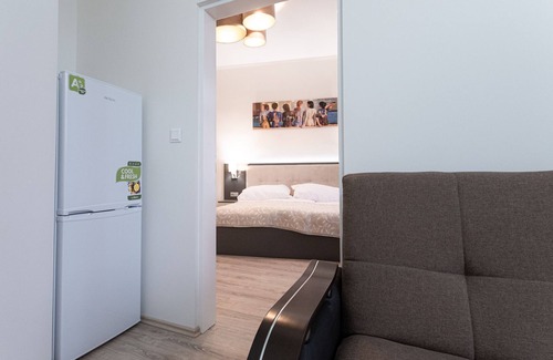 Palmovka Apartment | Sunny, close to downtown w/private kitchen, bathroom, TV & washing machine Apt