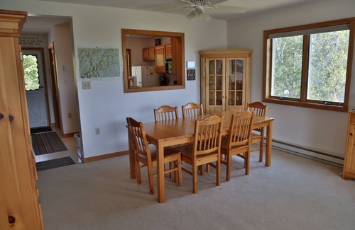 Intervale Condo | Sunny Condo w/Outlet Shops, Expansive Mountain, Valley Views Near North Conway