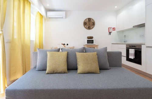 Vila Nova de Gaia Apartment | Sunny Cozy Flat w/Balcony | Gaia