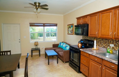 Spanish Wells Apartment | Sunny Daze, 1 bed 1 bath with beach access