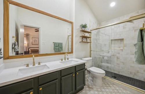 Richmond House | Sunny Door Escape - Entire House in Richmond TX with Cowboy Pool