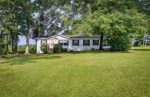 Washington County House | Sunny Florida Escape with Screened-In Patio and Grill!