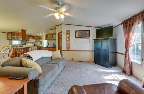 Washington County House | Sunny Florida Escape with Screened-In Patio and Grill!