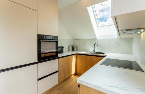 Lesce Apartment | Sunny Green Escape