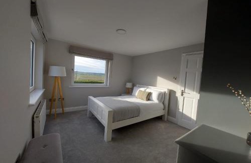 Lahinch Apartment | Sunny Hill View