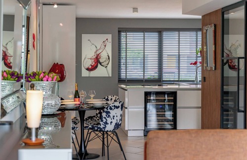 Alkmaar House | Sunny holiday home by the water