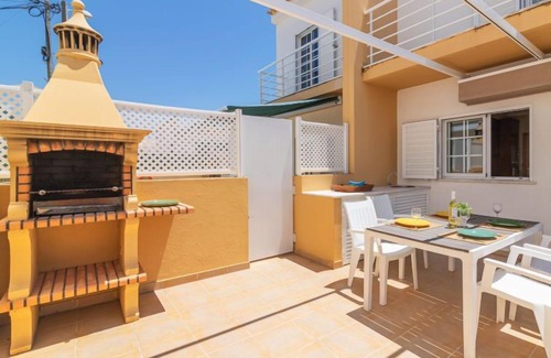 Pera House | Sunny Home by Interhome