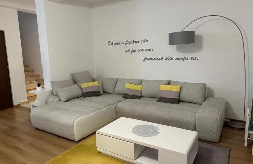Floresti Villa | Sunny house