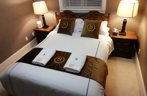 Surrey Bed & Breakfast | Sunny Island by White Rock B&B